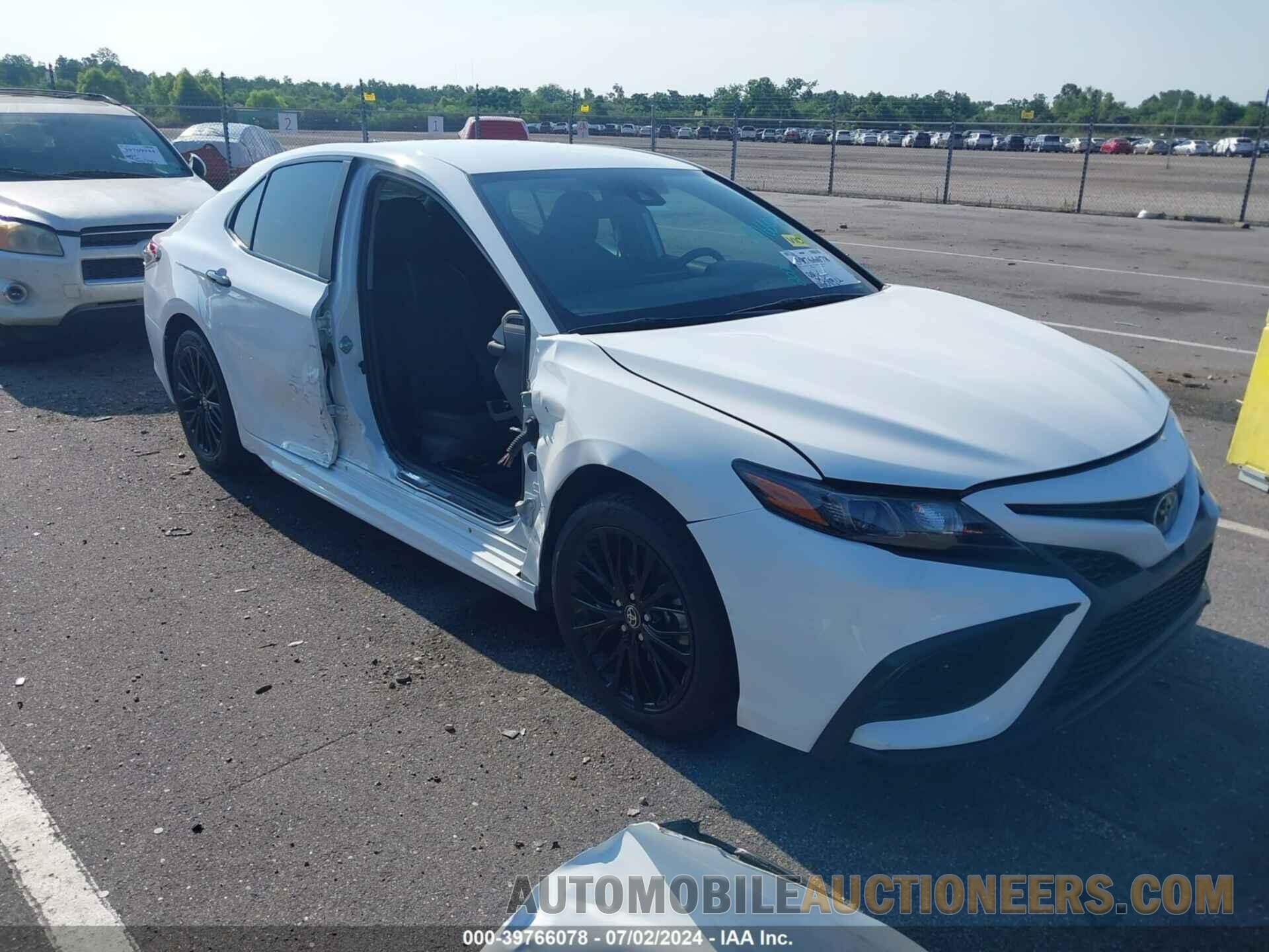 4T1G11AK8MU427924 TOYOTA CAMRY 2021