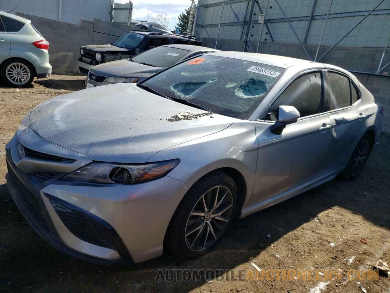 4T1G11AK8MU429057 TOYOTA CAMRY 2021