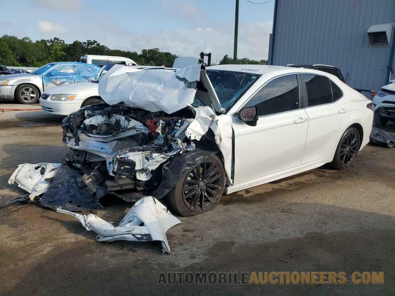 4T1G11AK8MU438096 TOYOTA CAMRY 2021