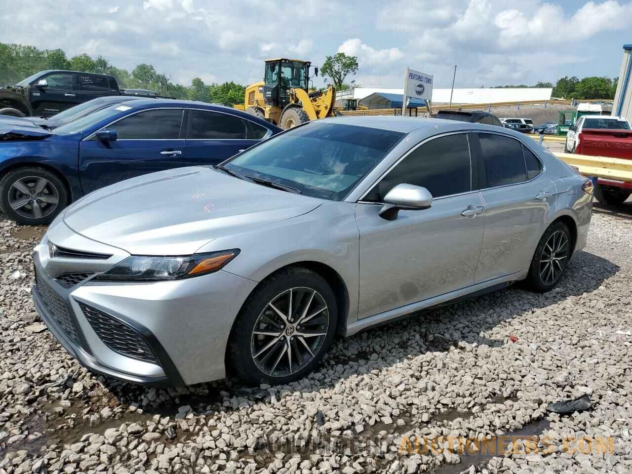 4T1G11AK8MU462737 TOYOTA CAMRY 2021