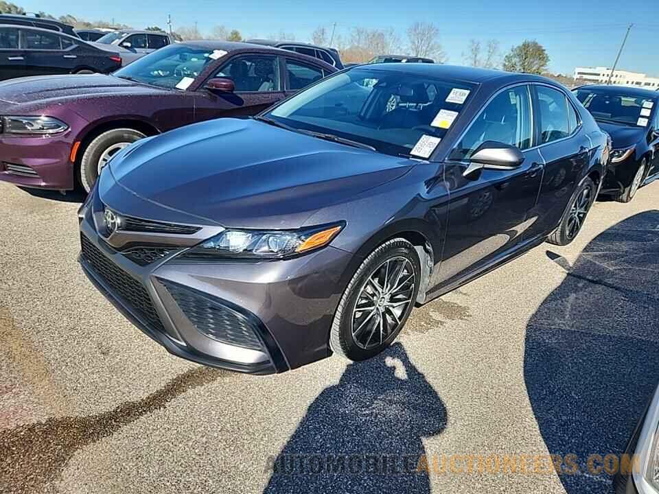 4T1G11AK8MU464066 Toyota Camry 2021