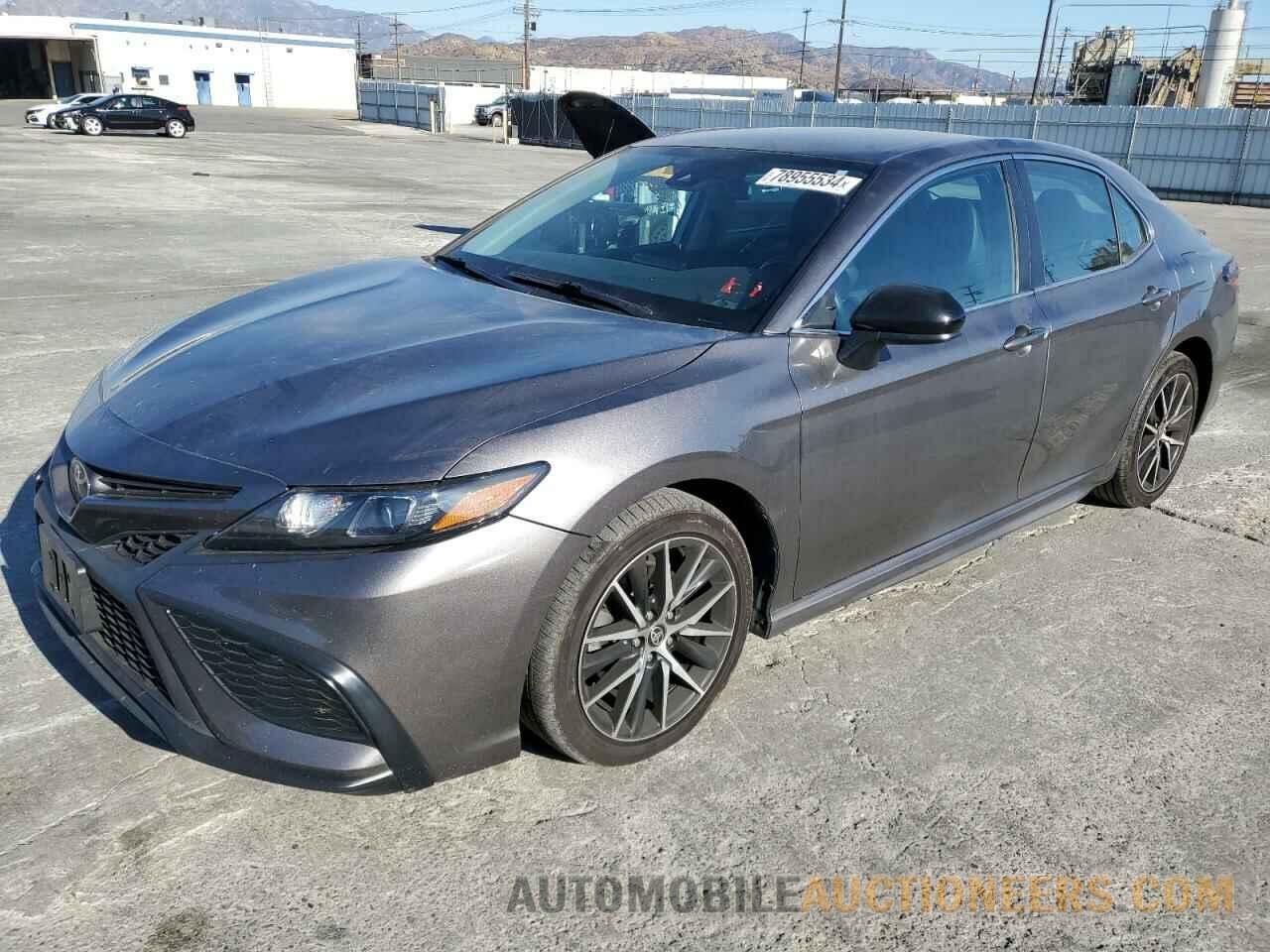 4T1G11AK8MU464584 TOYOTA CAMRY 2021