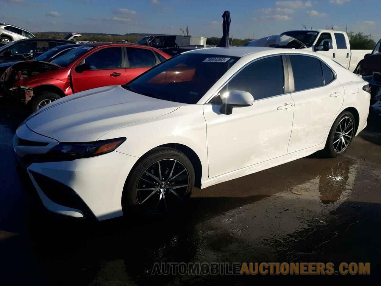 4T1G11AK8MU468702 TOYOTA CAMRY 2021