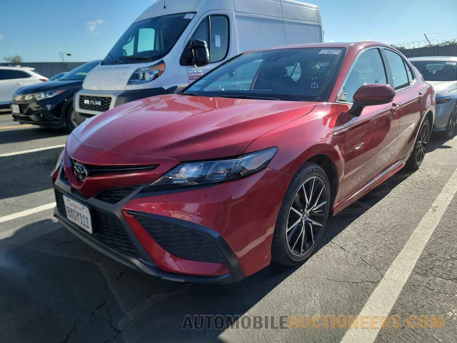 4T1G11AK8MU470837 Toyota Camry 2021