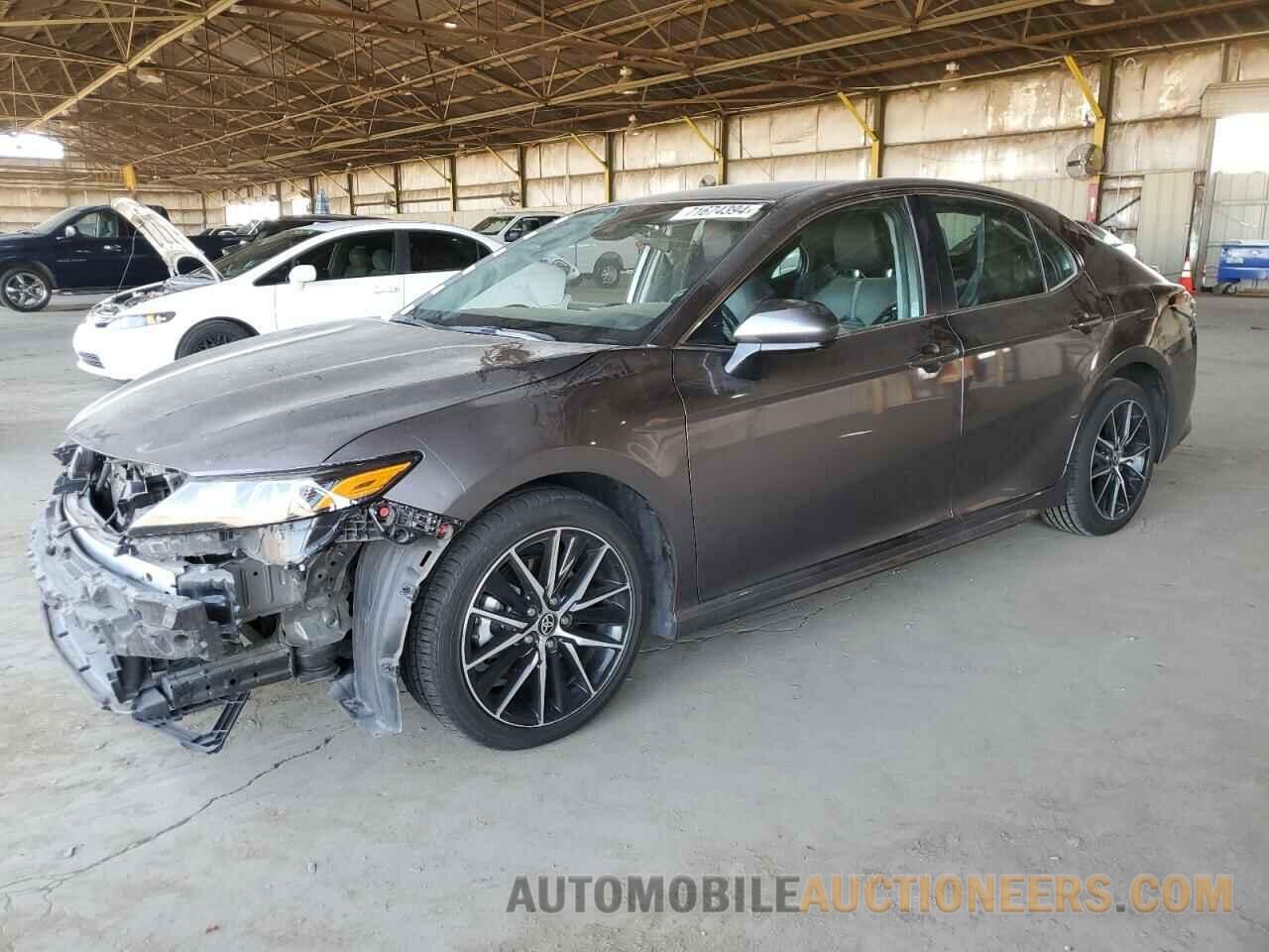 4T1G11AK8MU473642 TOYOTA CAMRY 2021