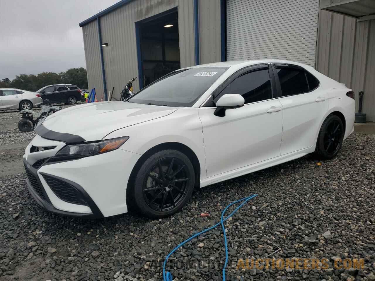 4T1G11AK8MU476198 TOYOTA CAMRY 2021