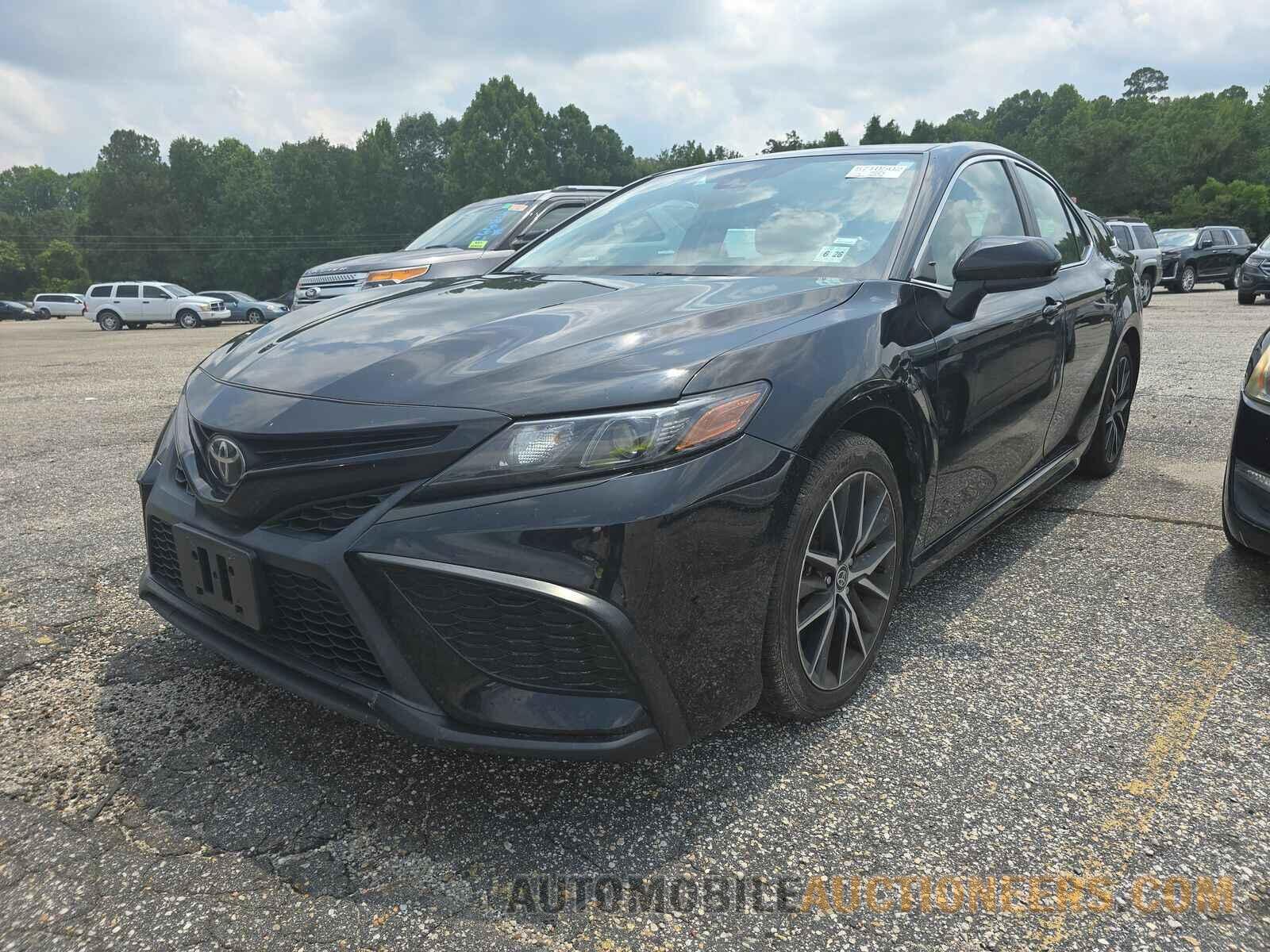 4T1G11AK8MU476895 Toyota Camry 2021