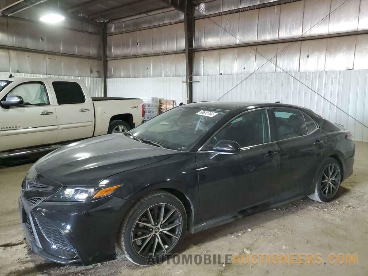 4T1G11AK8MU479778 TOYOTA CAMRY 2021