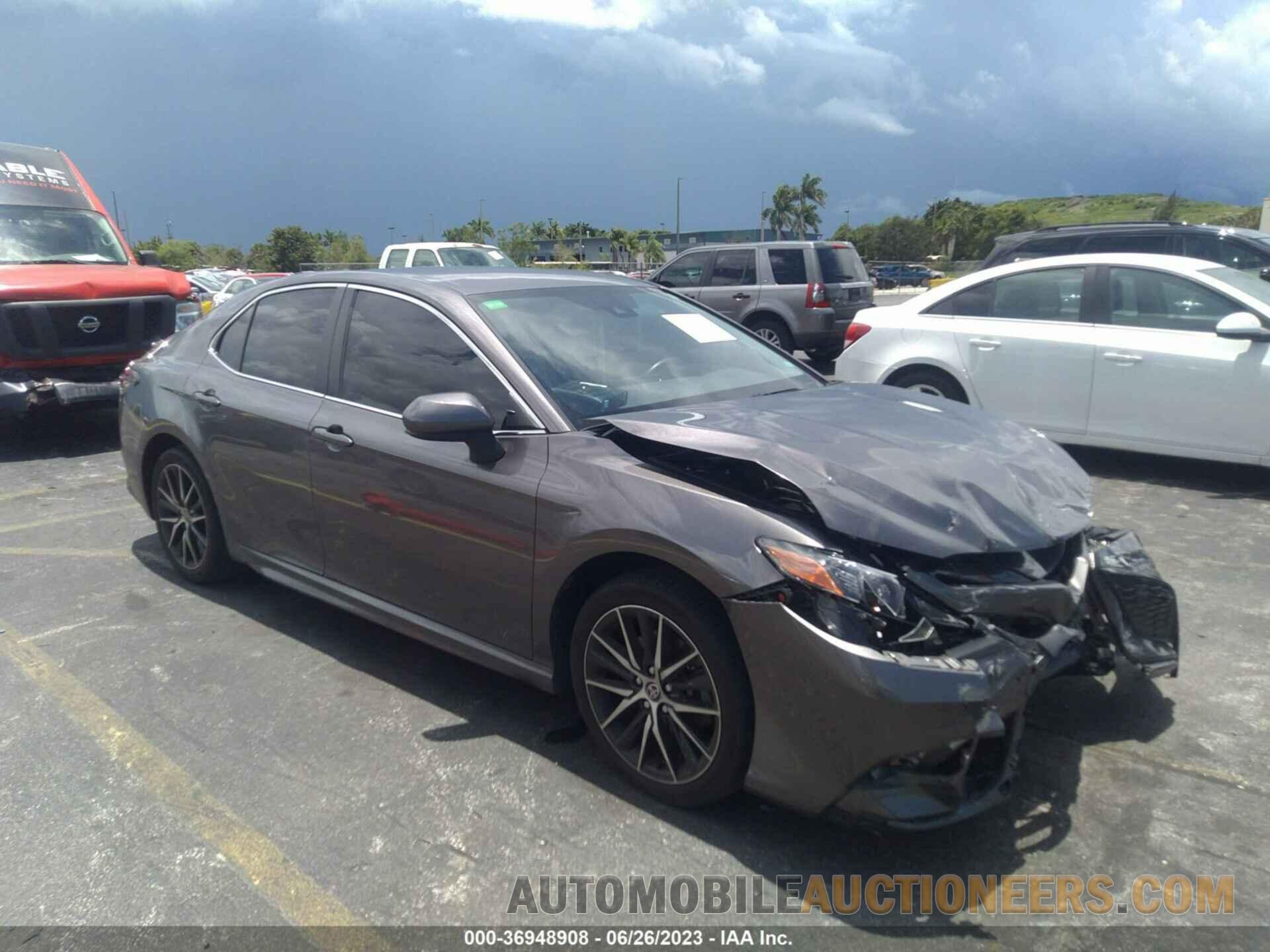 4T1G11AK8MU481742 TOYOTA CAMRY 2021