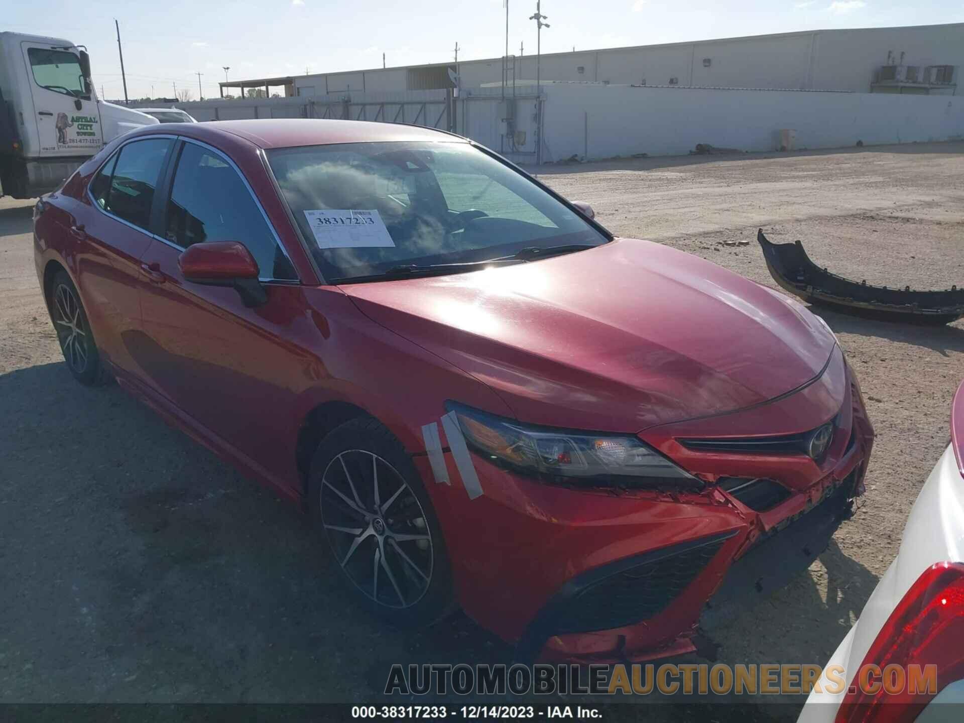 4T1G11AK8MU488853 TOYOTA CAMRY 2021