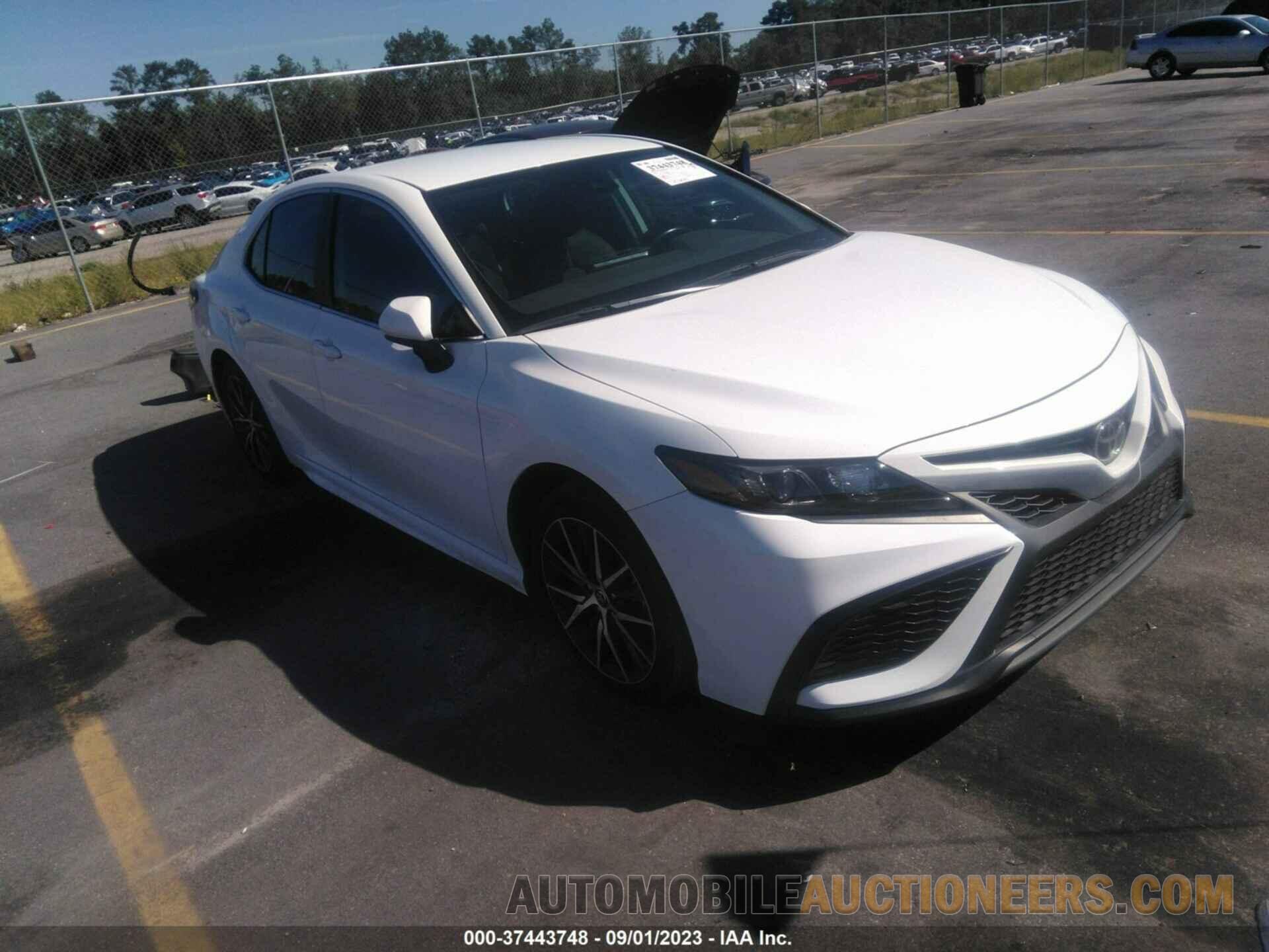 4T1G11AK8MU497990 TOYOTA CAMRY 2021