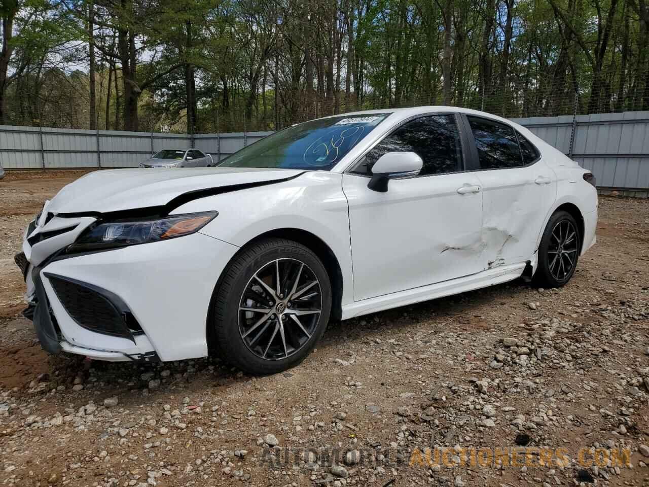 4T1G11AK8MU512150 TOYOTA CAMRY 2021