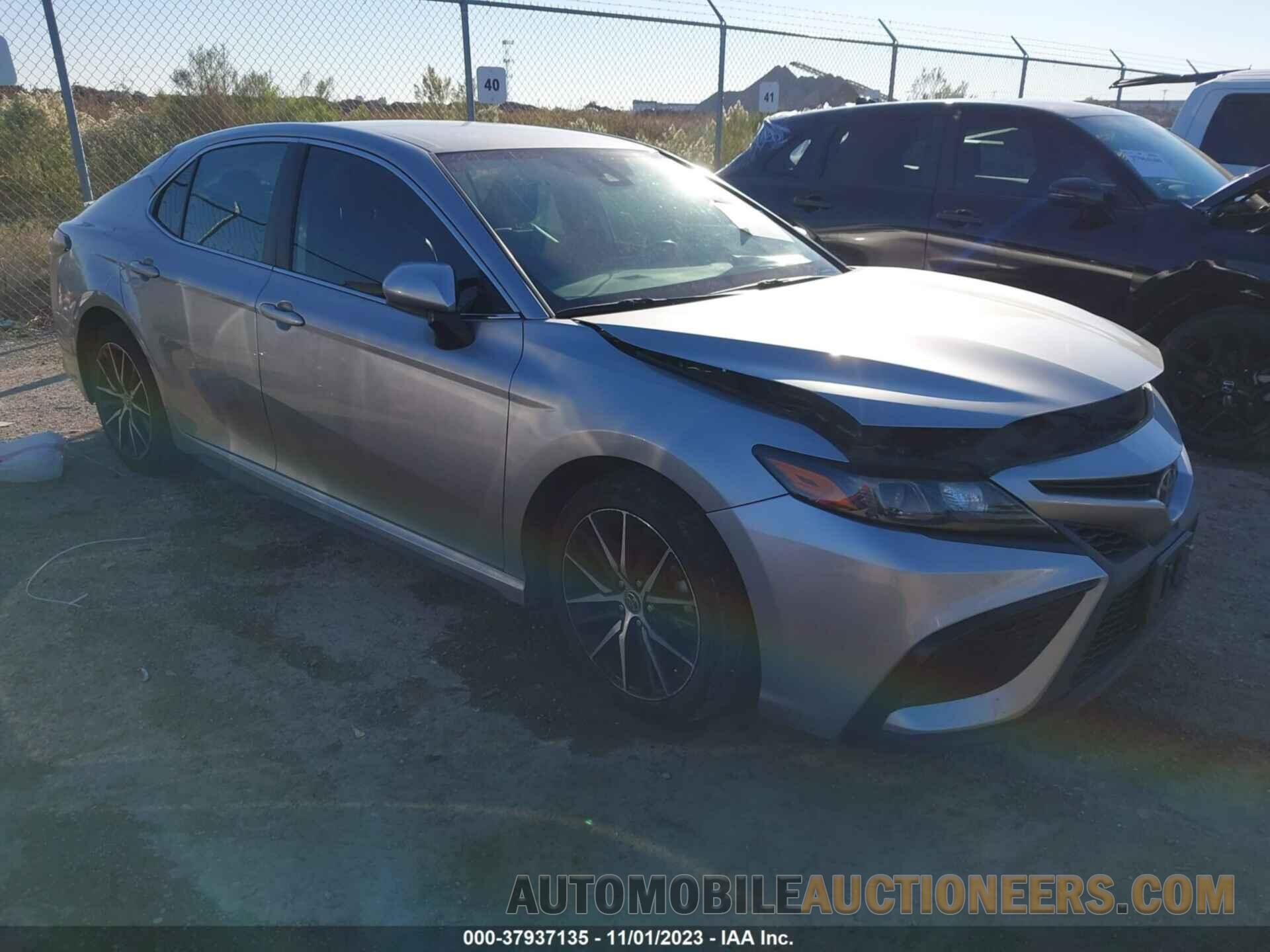 4T1G11AK8MU512634 TOYOTA CAMRY 2021