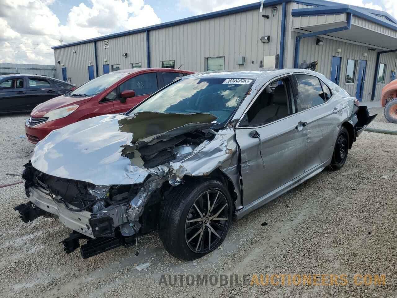 4T1G11AK8MU520653 TOYOTA CAMRY 2021