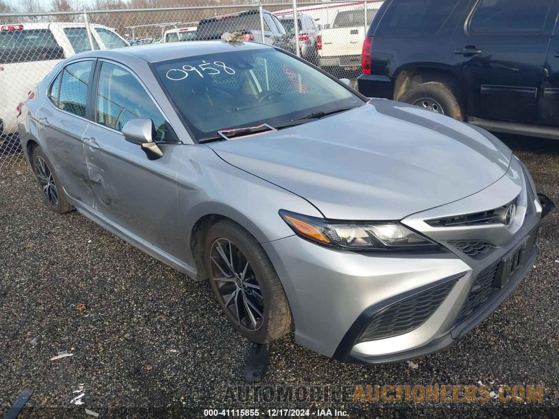 4T1G11AK8MU520958 TOYOTA CAMRY 2021