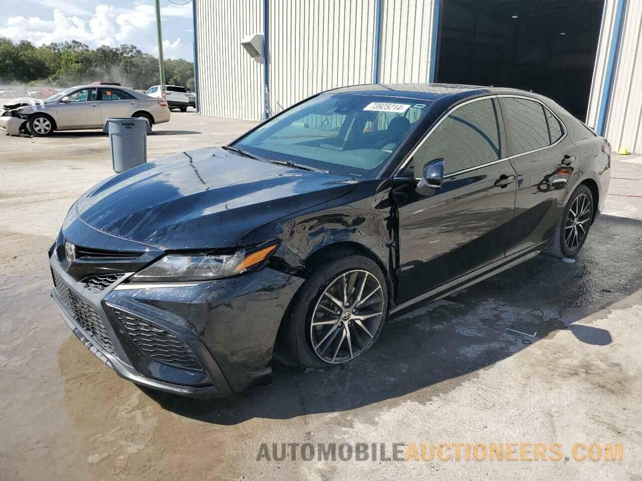 4T1G11AK8MU530101 TOYOTA CAMRY 2021