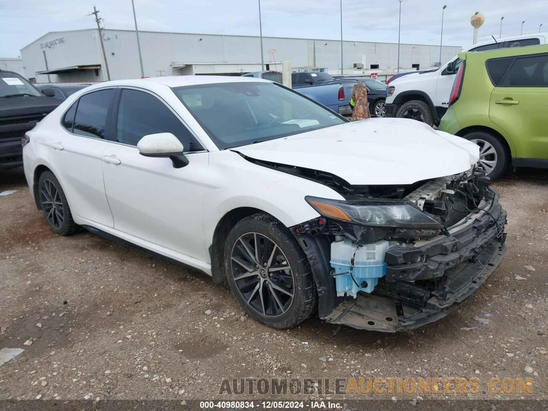 4T1G11AK8MU536996 TOYOTA CAMRY 2021