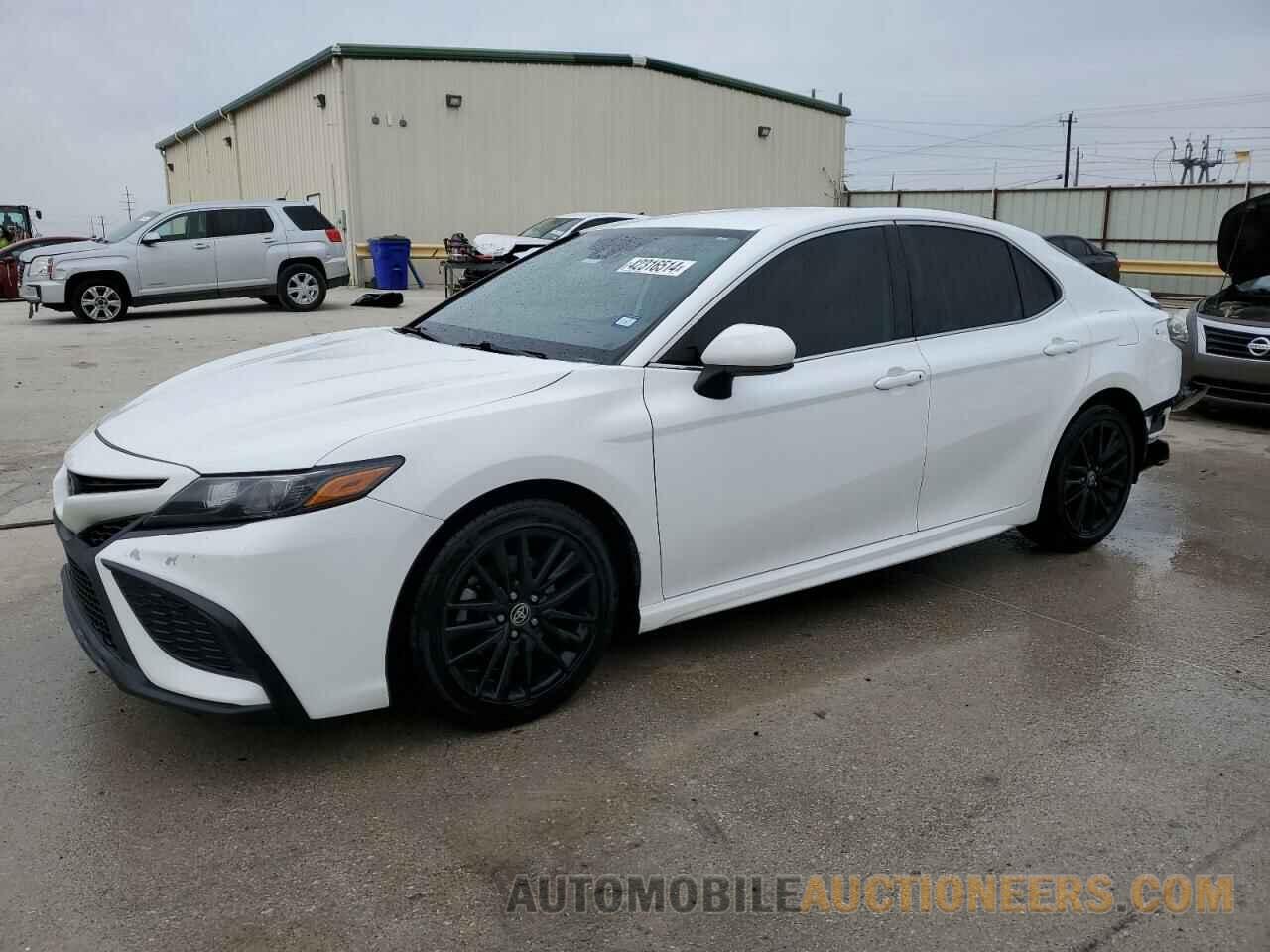 4T1G11AK8MU537095 TOYOTA CAMRY 2021