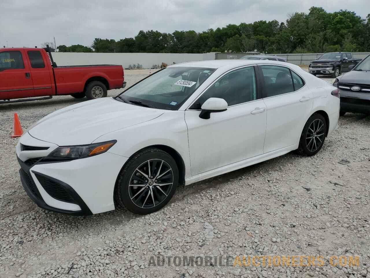 4T1G11AK8MU538909 TOYOTA CAMRY 2021