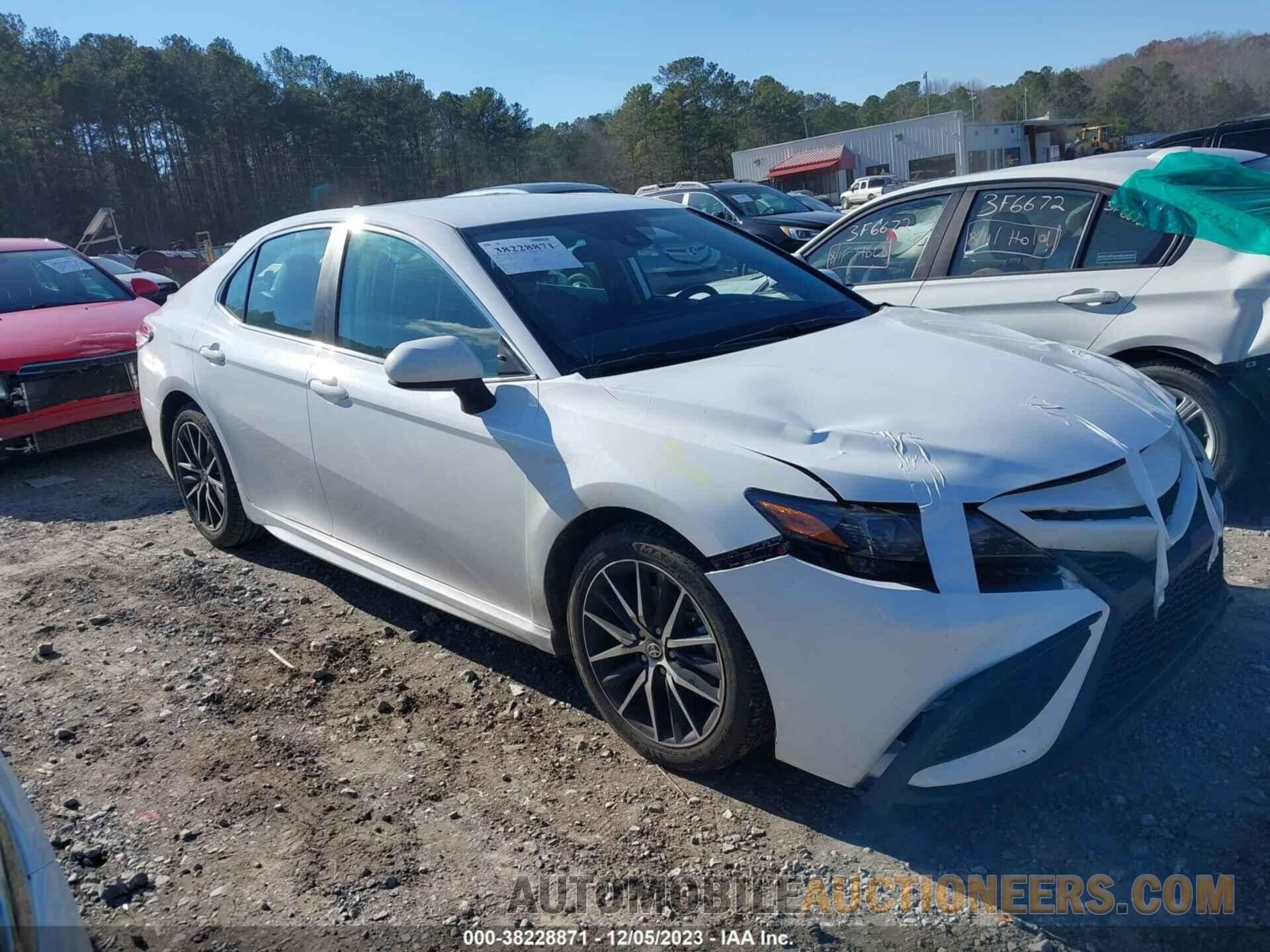 4T1G11AK8MU540546 TOYOTA CAMRY 2021