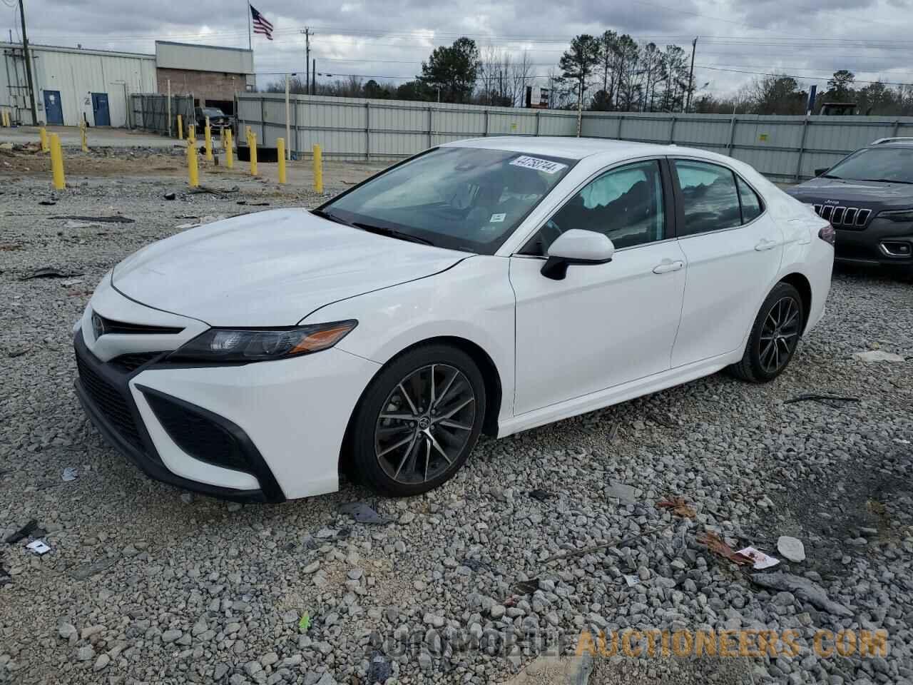 4T1G11AK8MU543060 TOYOTA CAMRY 2021