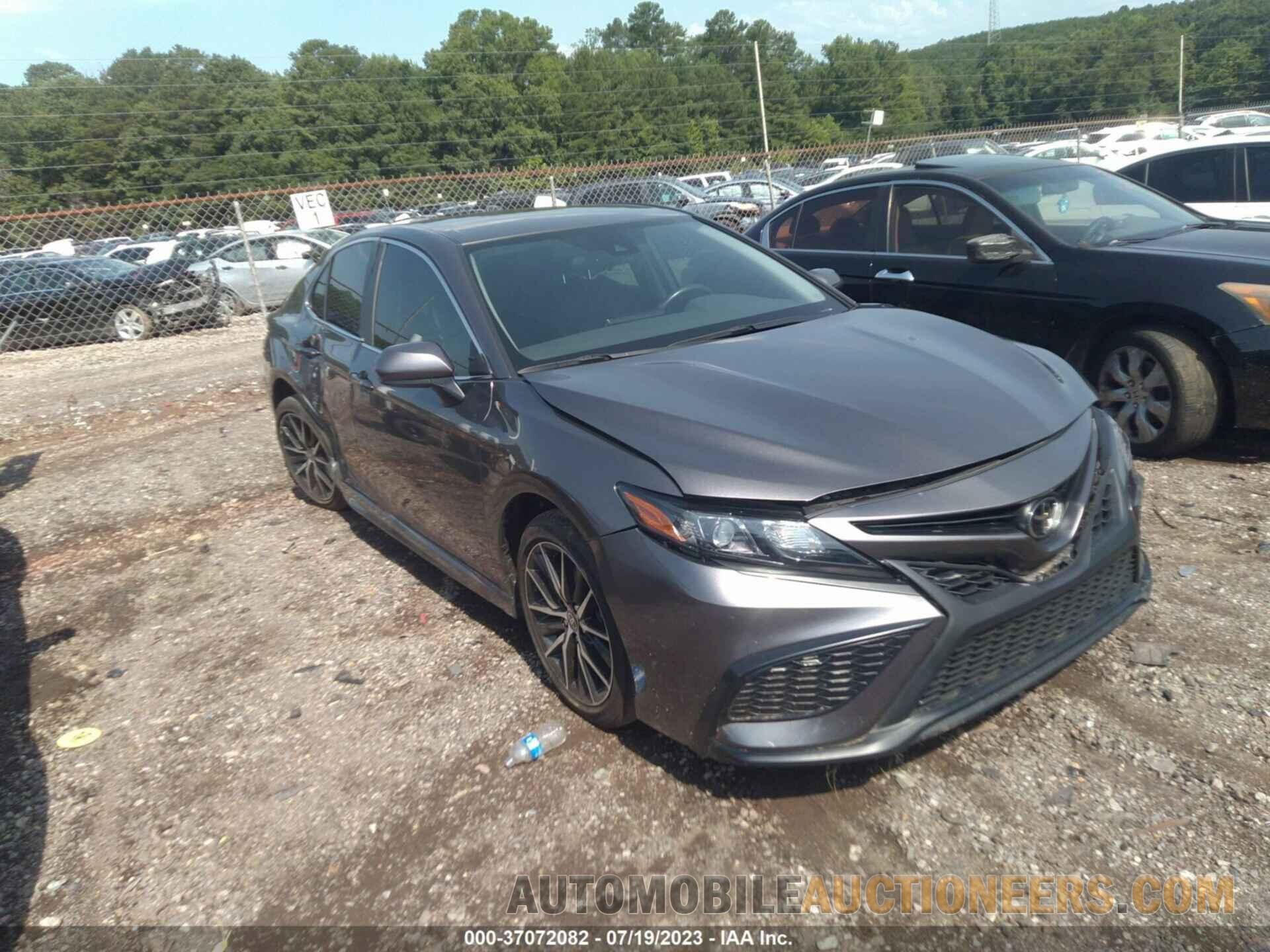 4T1G11AK8MU543947 TOYOTA CAMRY 2021