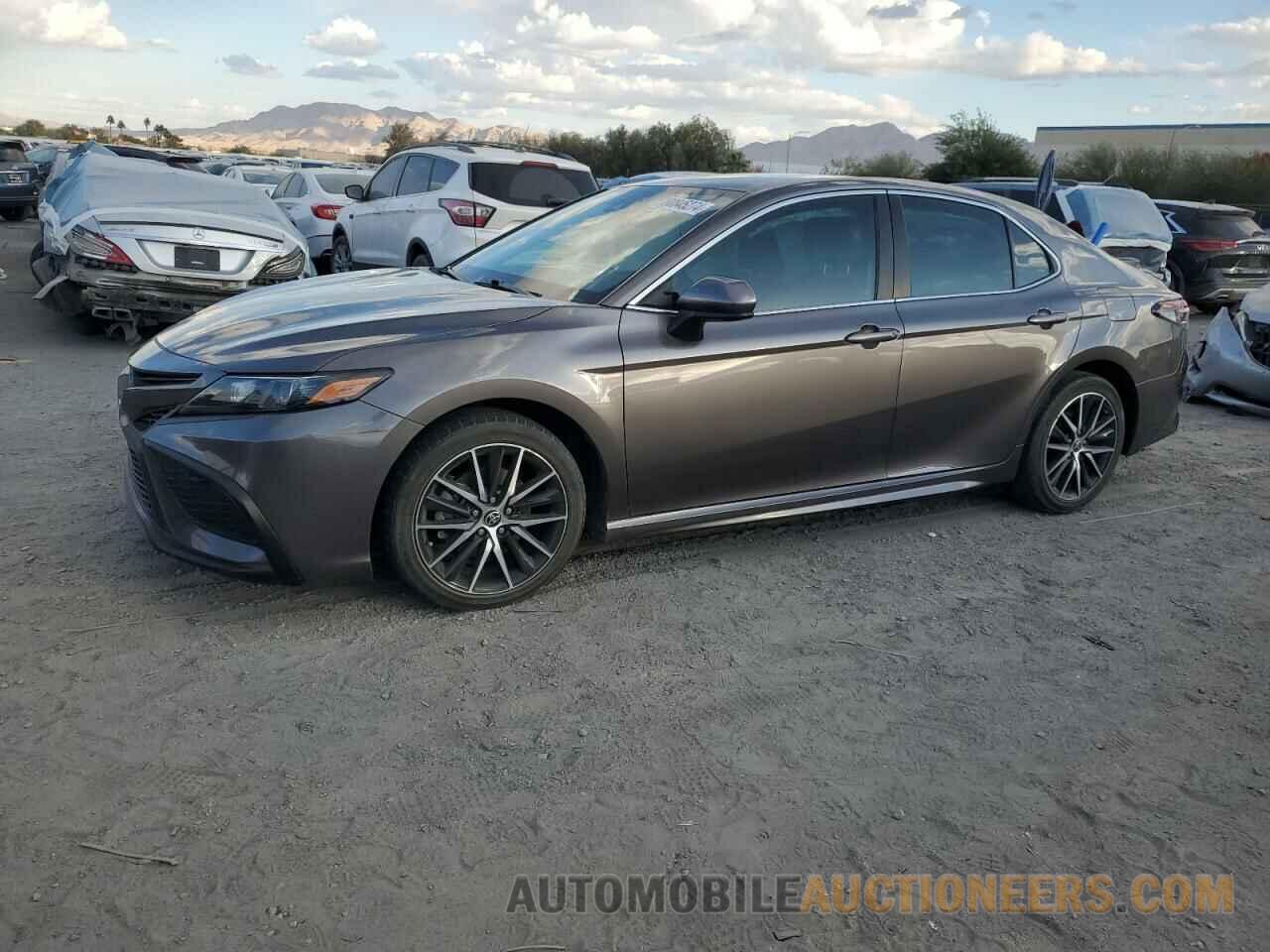 4T1G11AK8MU546363 TOYOTA CAMRY 2021