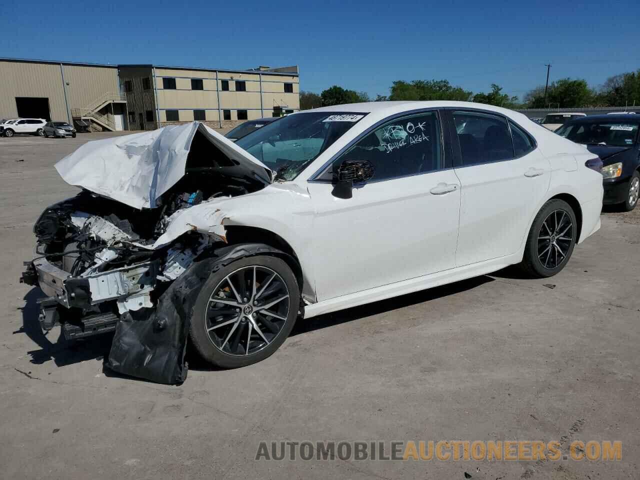 4T1G11AK8MU551420 TOYOTA CAMRY 2021