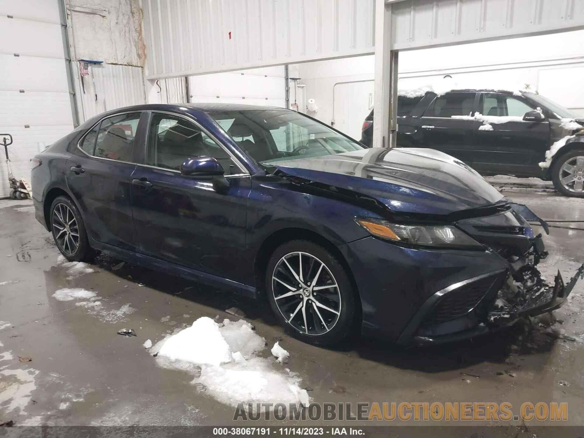 4T1G11AK8MU553538 TOYOTA CAMRY 2021