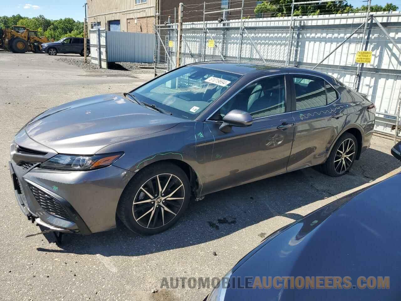 4T1G11AK8MU554074 TOYOTA CAMRY 2021