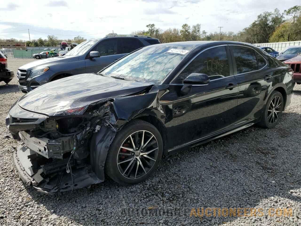 4T1G11AK8MU565723 TOYOTA CAMRY 2021