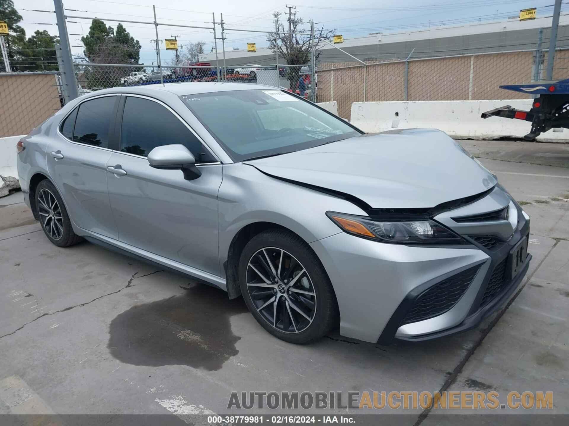 4T1G11AK8MU567648 TOYOTA CAMRY 2021