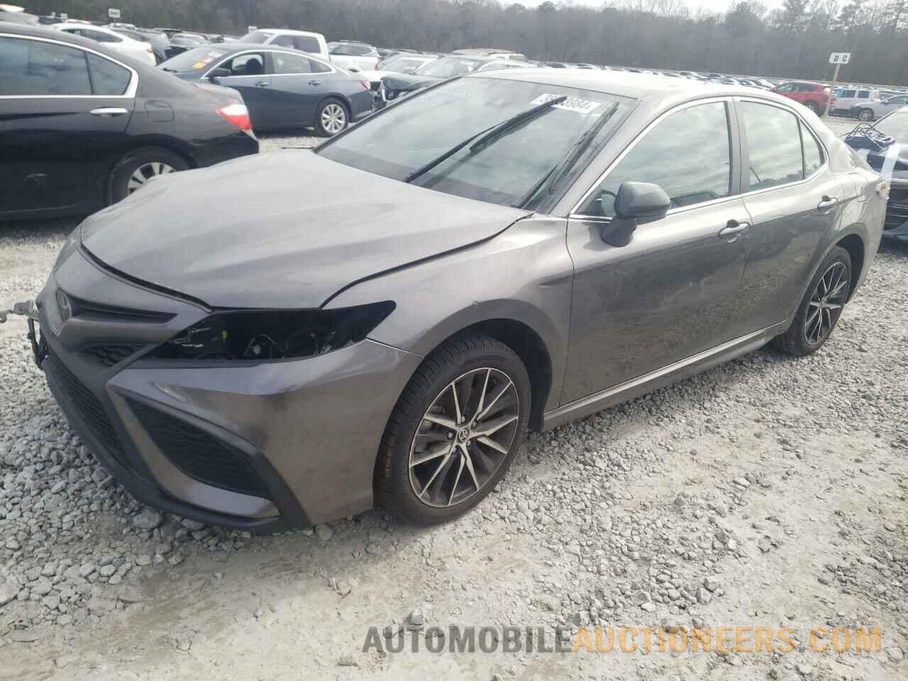 4T1G11AK8MU568654 TOYOTA CAMRY 2021