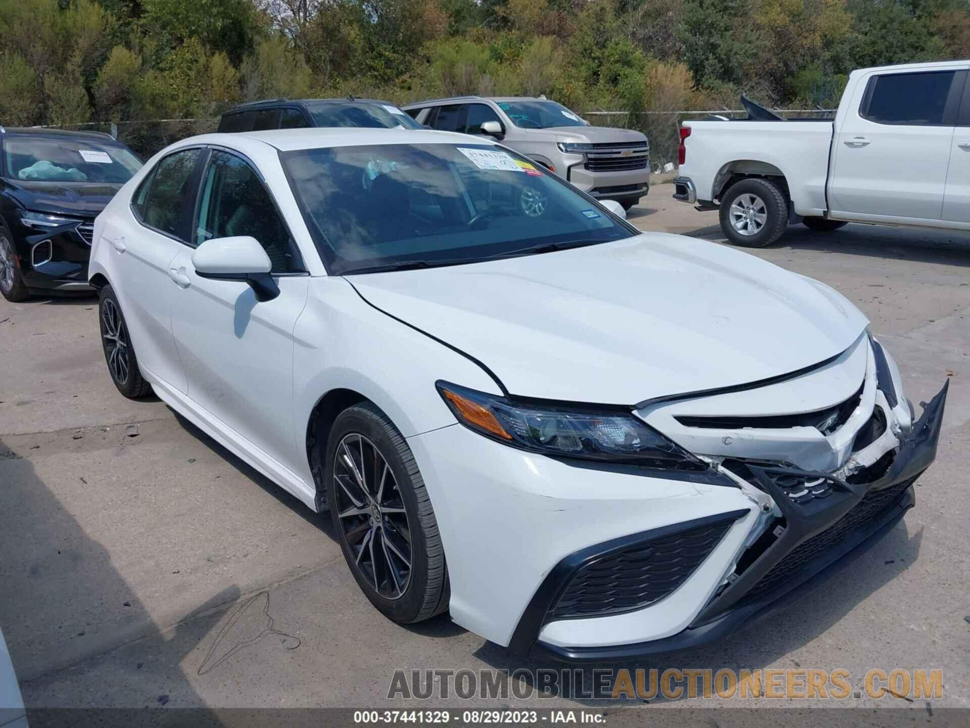 4T1G11AK8MU570114 TOYOTA CAMRY 2021