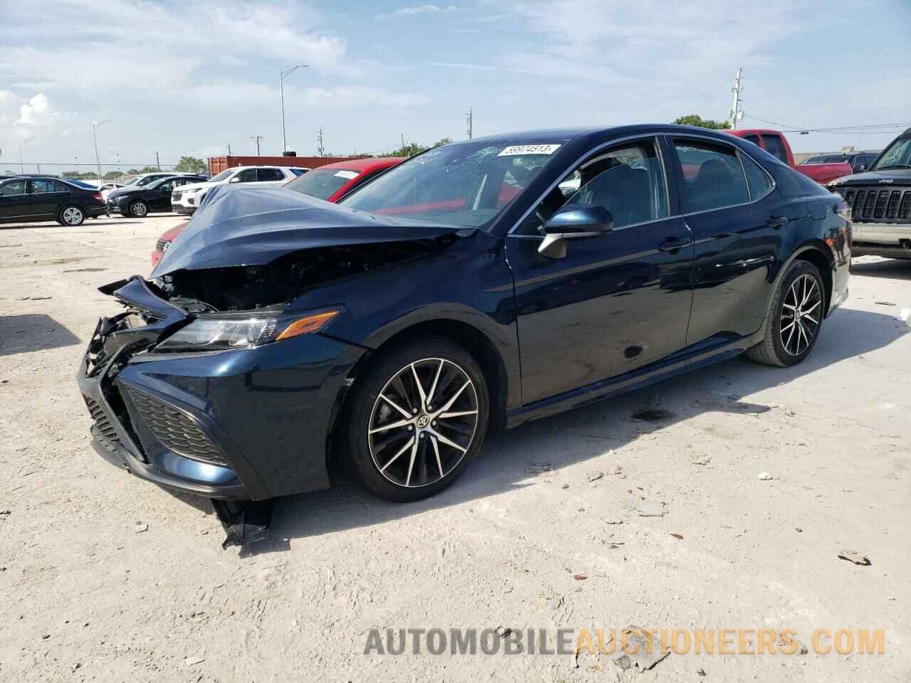 4T1G11AK8MU571070 TOYOTA CAMRY 2021