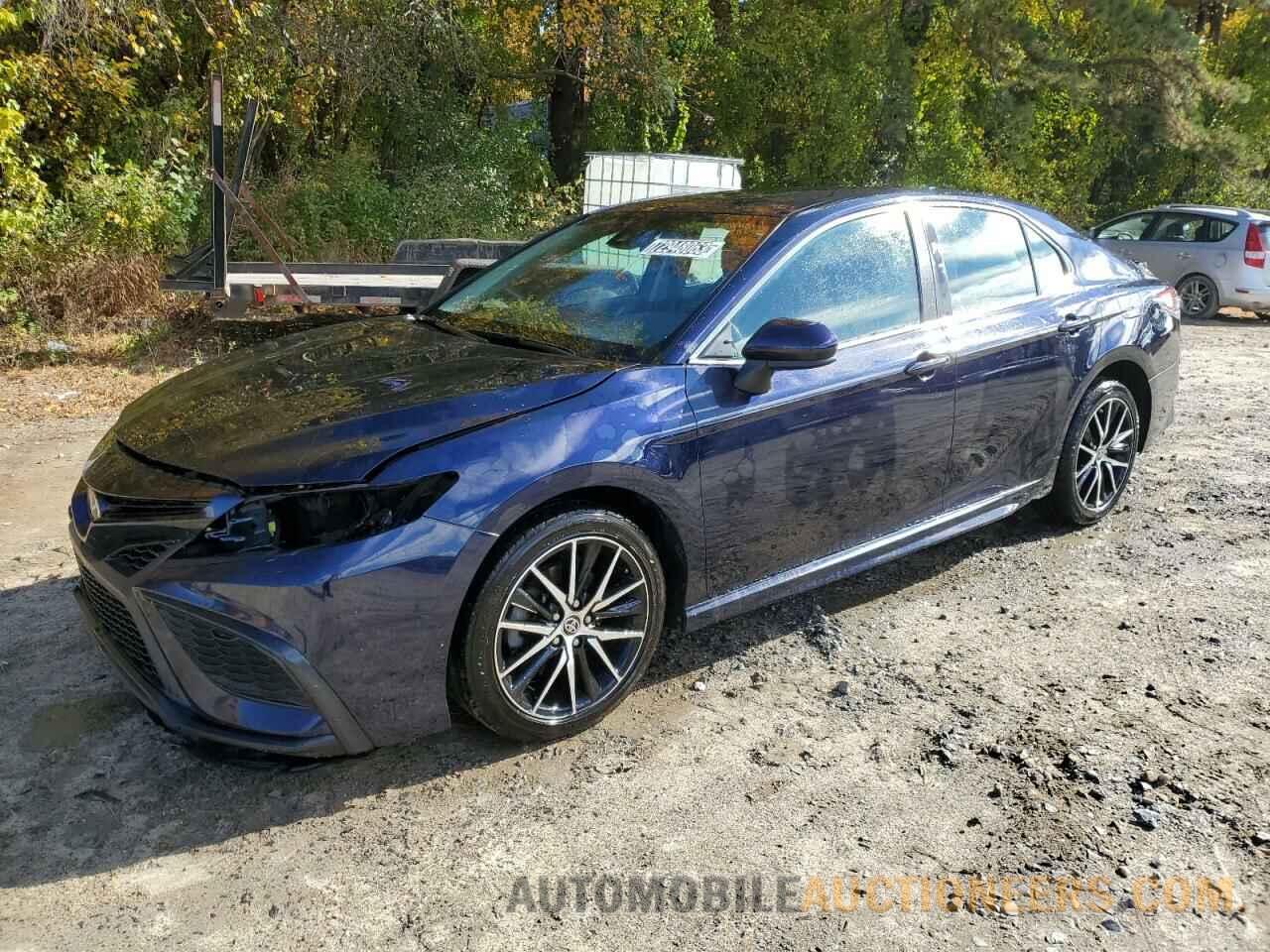 4T1G11AK8MU571098 TOYOTA CAMRY 2021