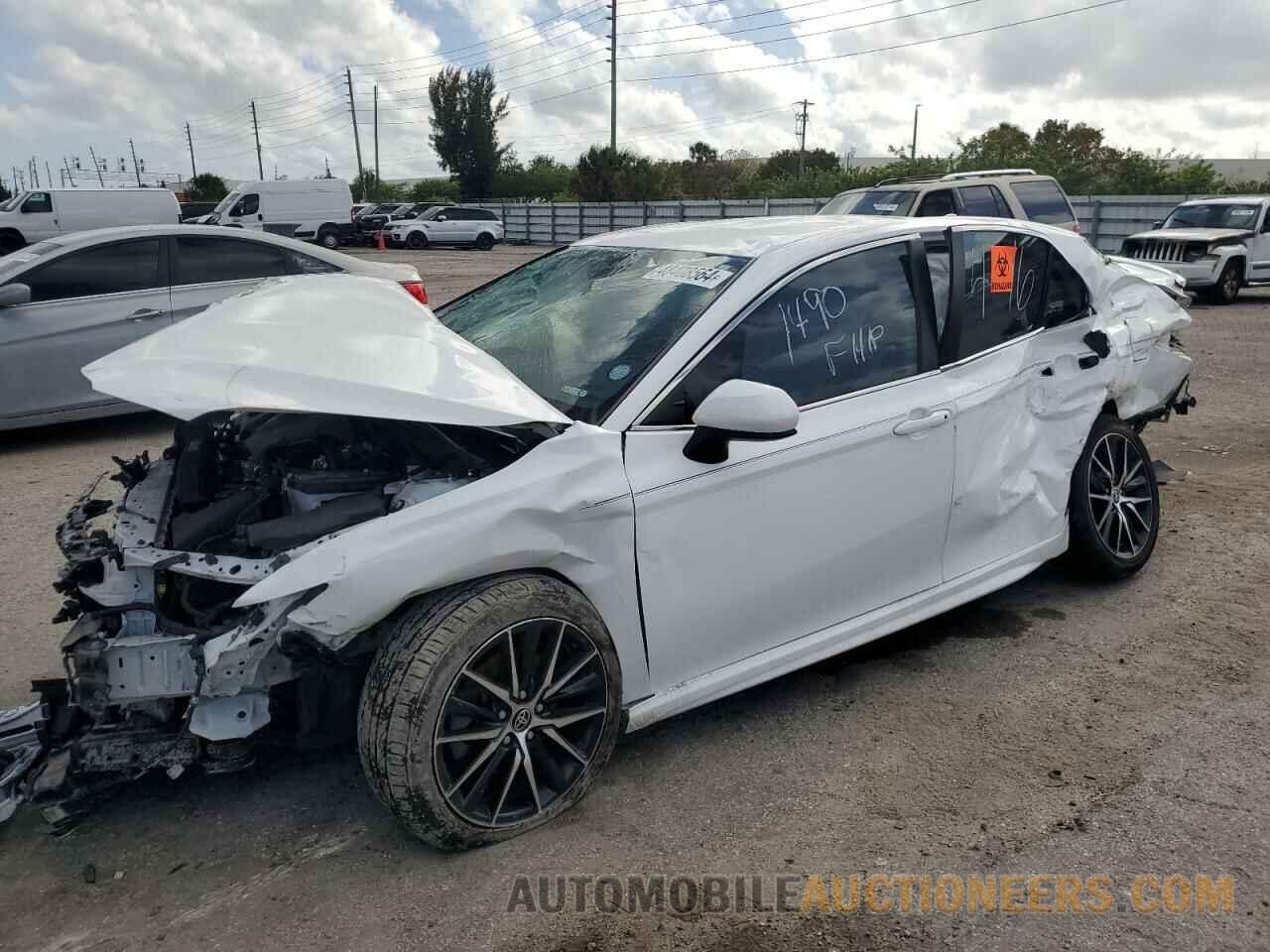 4T1G11AK8MU571490 TOYOTA CAMRY 2021