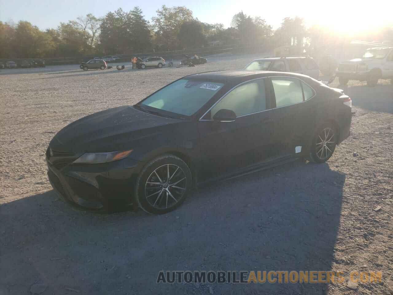 4T1G11AK8MU572820 TOYOTA CAMRY 2021