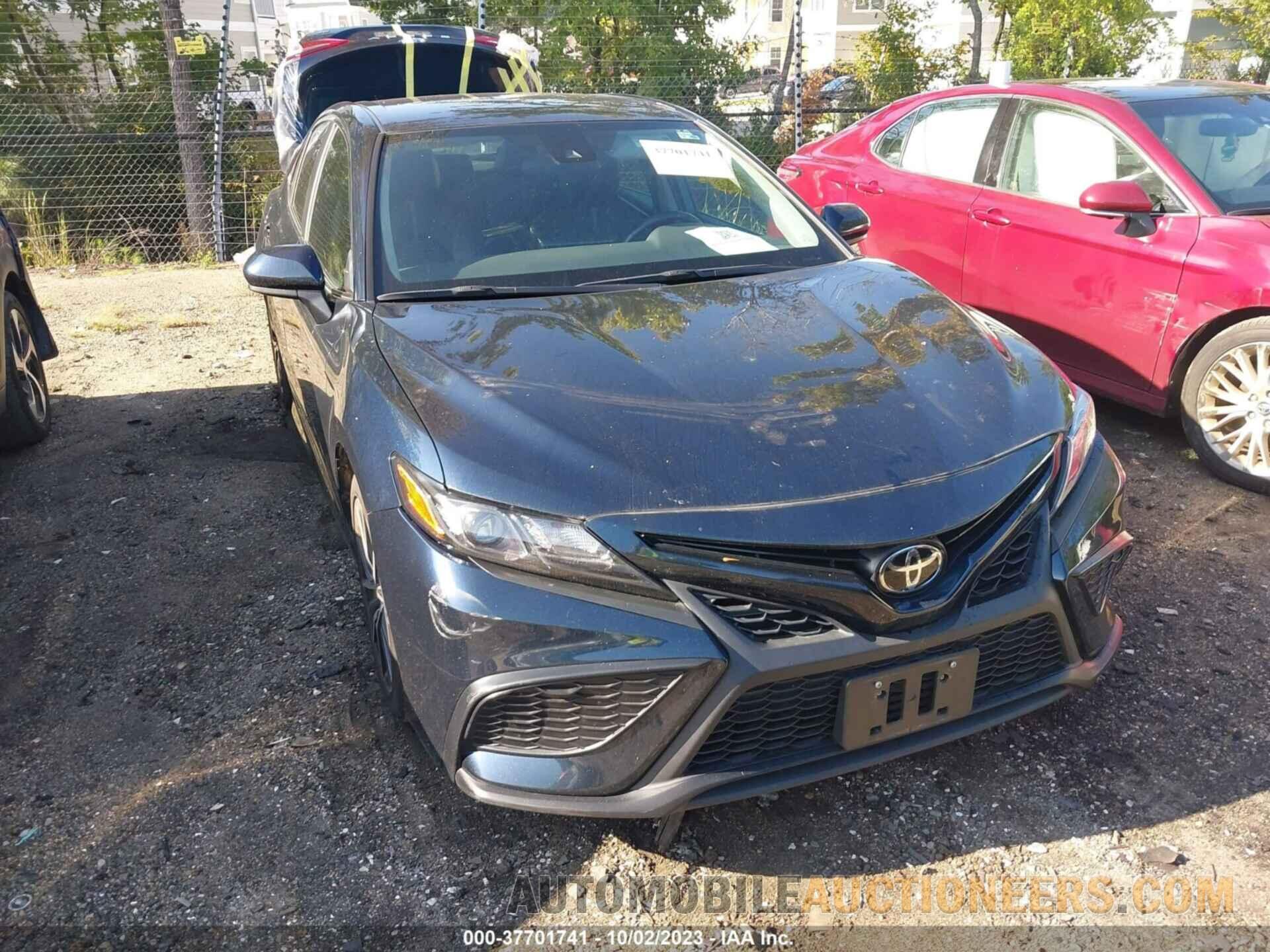 4T1G11AK8MU572946 TOYOTA CAMRY 2021