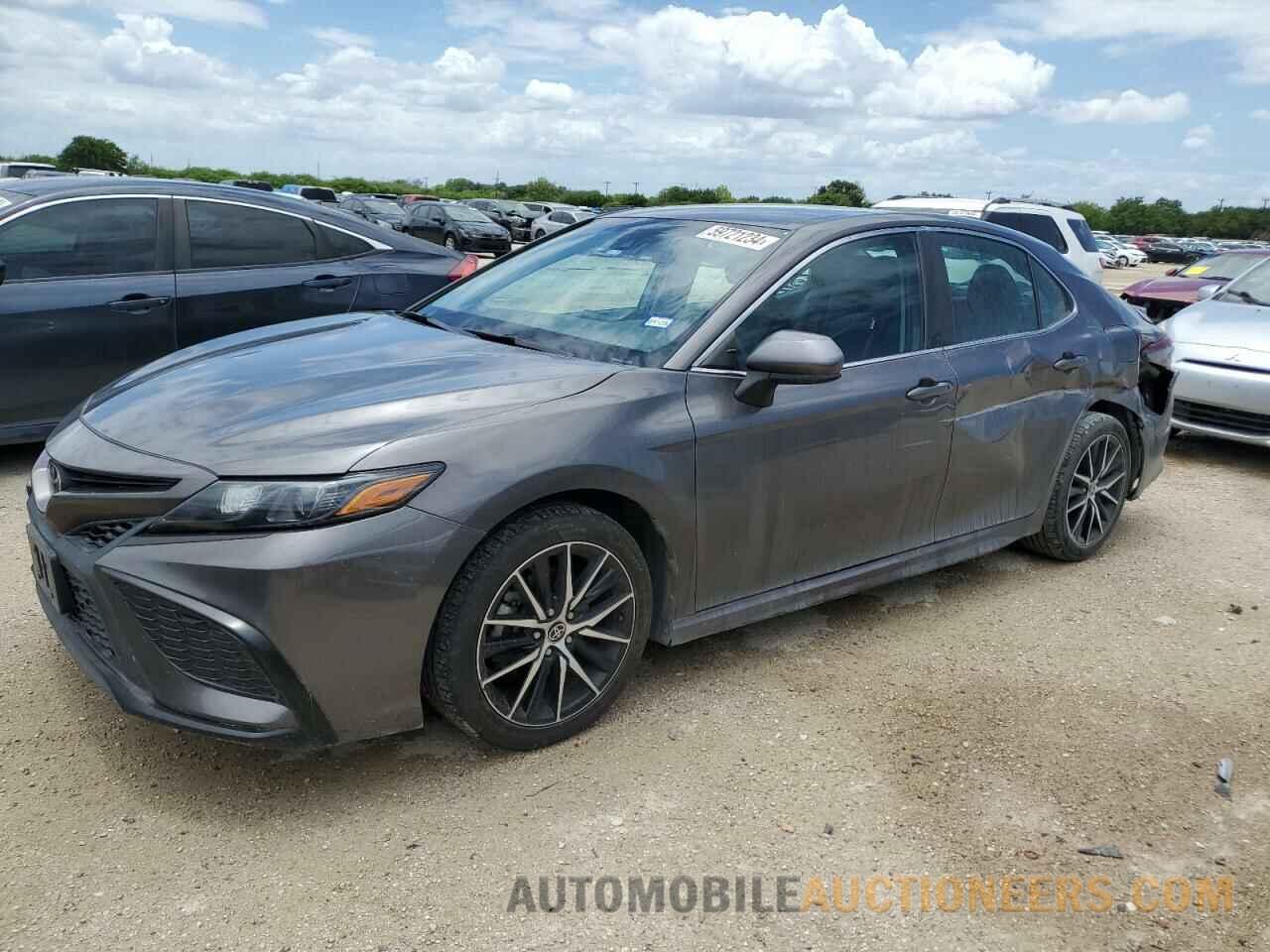 4T1G11AK8MU574356 TOYOTA CAMRY 2021