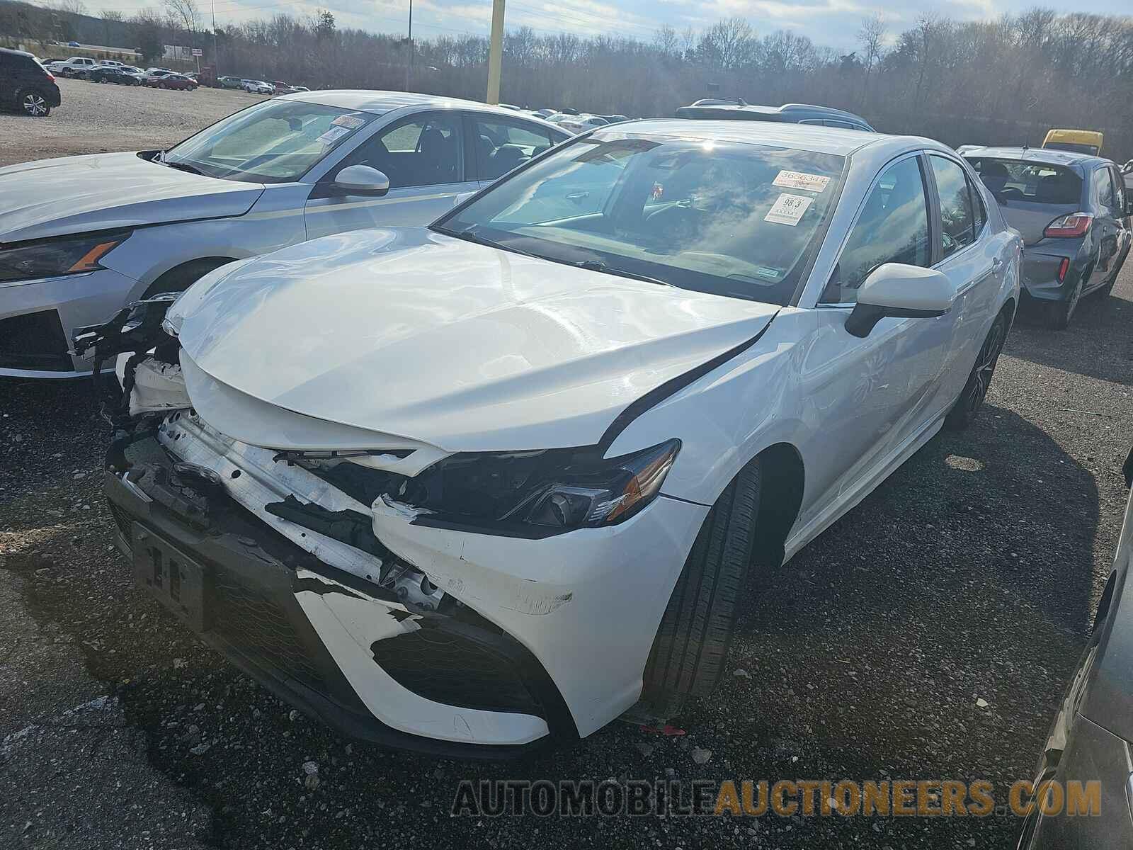 4T1G11AK8MU575149 Toyota Camry 2021