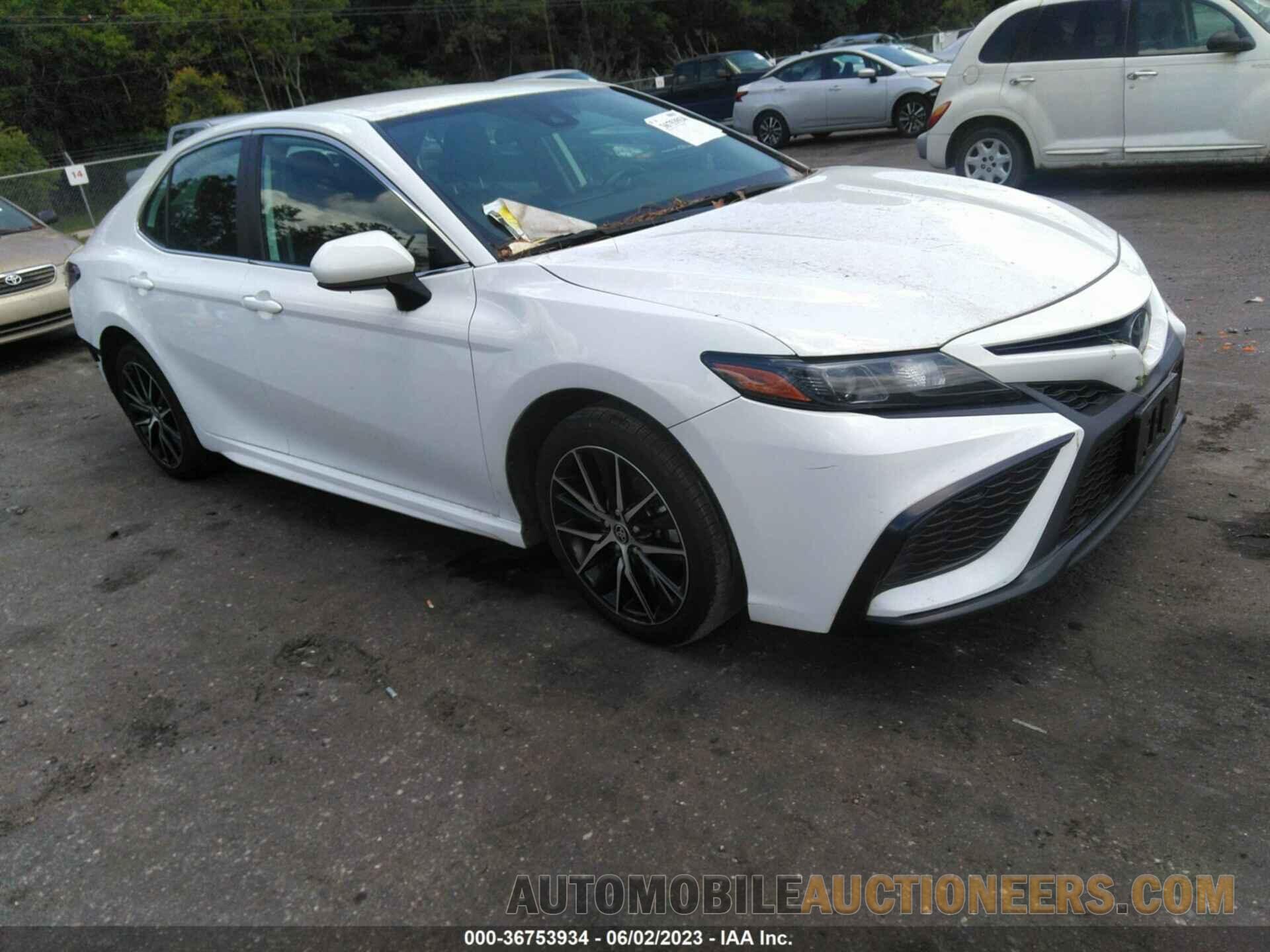 4T1G11AK8MU579136 TOYOTA CAMRY 2021