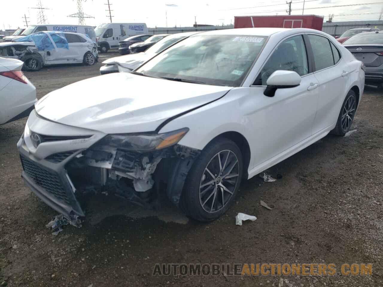 4T1G11AK8MU584370 TOYOTA CAMRY 2021