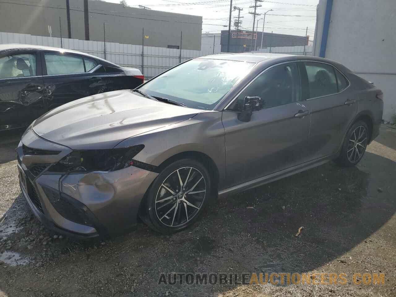 4T1G11AK8MU584739 TOYOTA CAMRY 2021