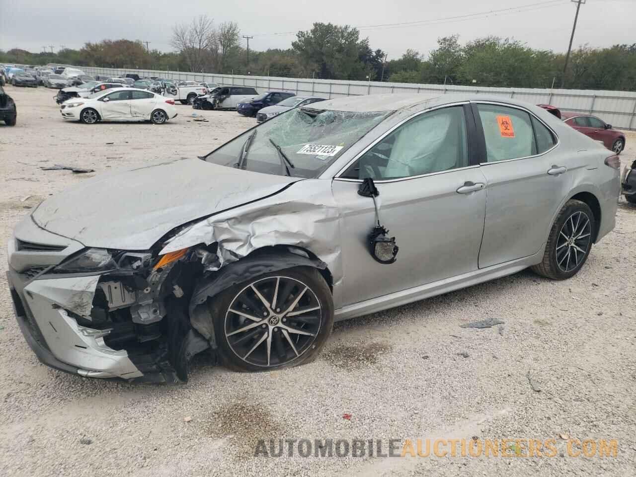 4T1G11AK8MU584935 TOYOTA CAMRY 2021