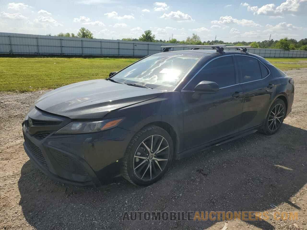 4T1G11AK8MU585745 TOYOTA CAMRY 2021