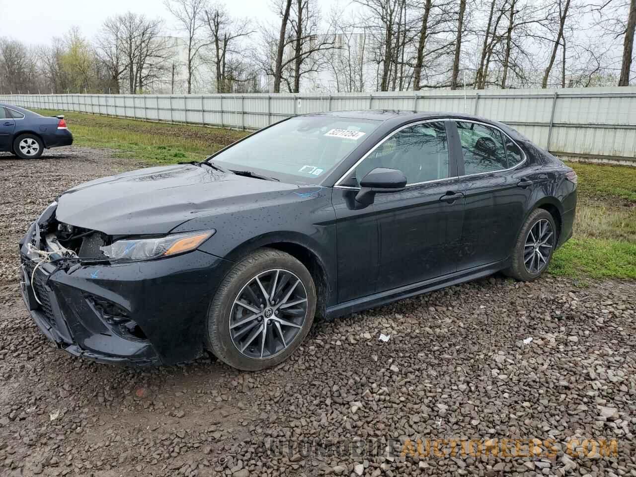 4T1G11AK8MU586281 TOYOTA CAMRY 2021