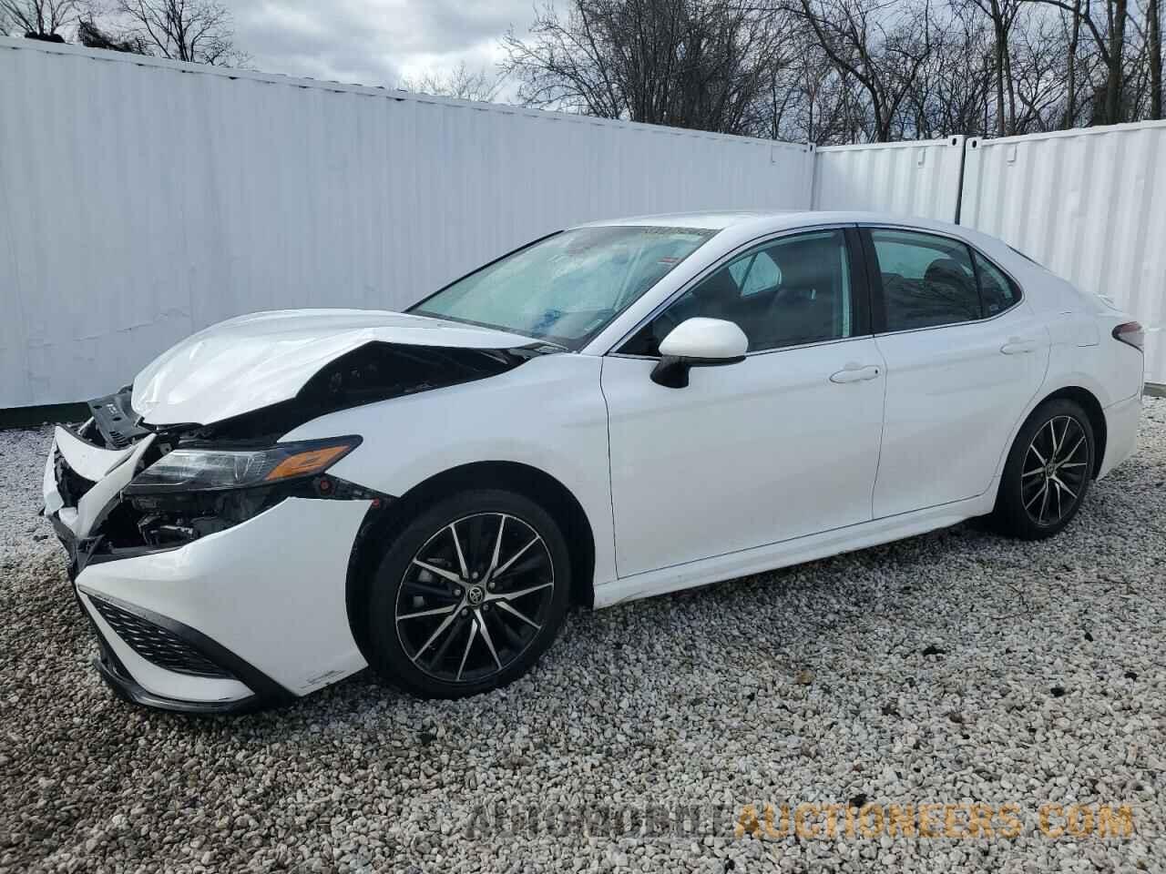 4T1G11AK8MU588158 TOYOTA CAMRY 2021