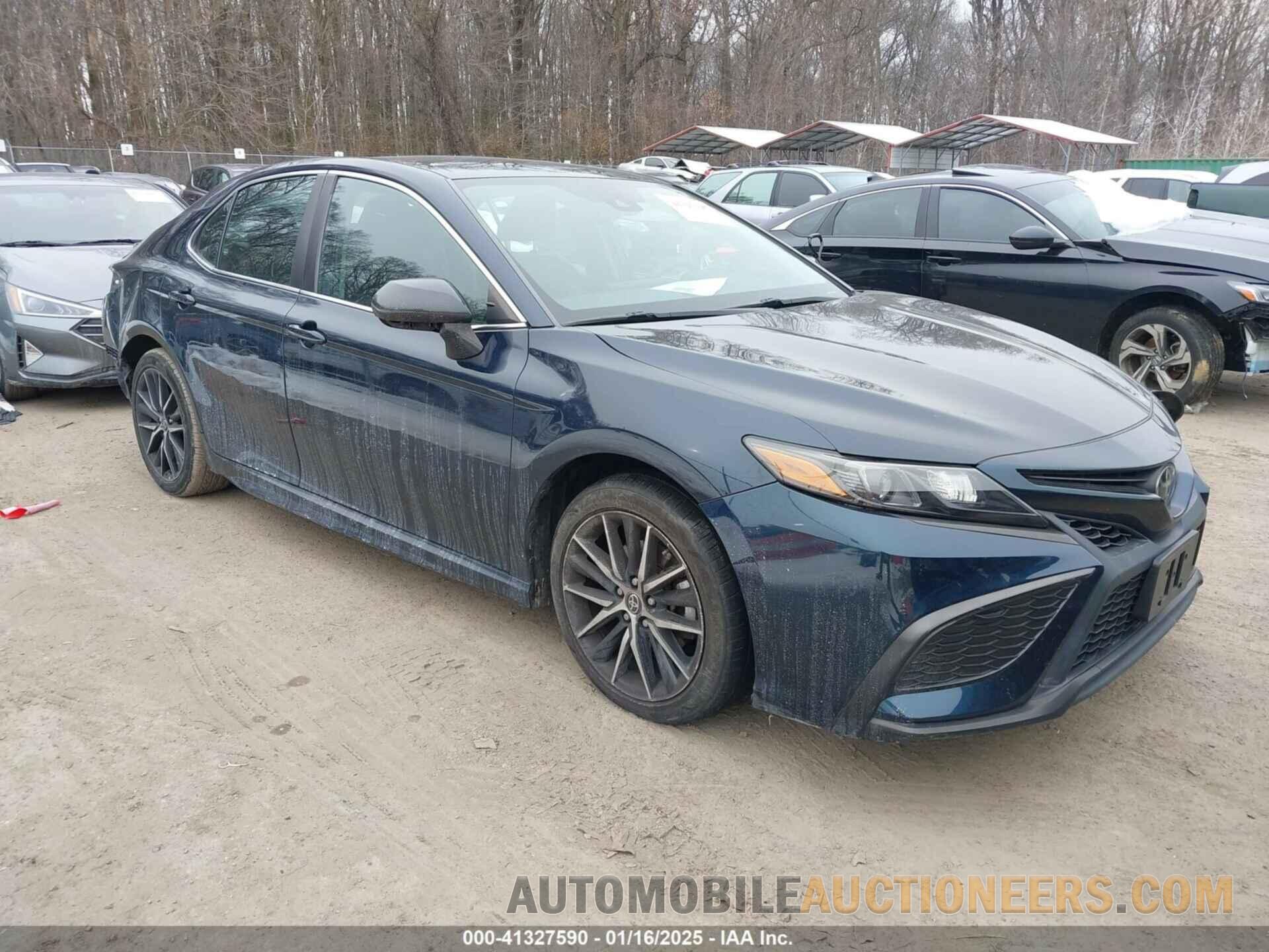 4T1G11AK8MU590203 TOYOTA CAMRY 2021