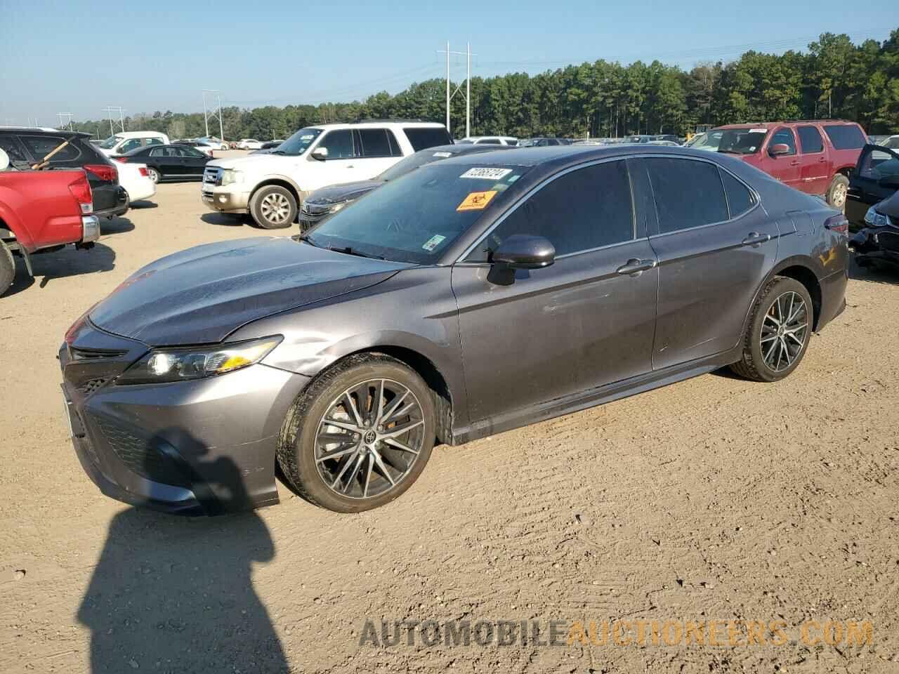 4T1G11AK8MU590668 TOYOTA CAMRY 2021